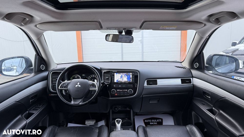 Mitsubishi Outlander - 8