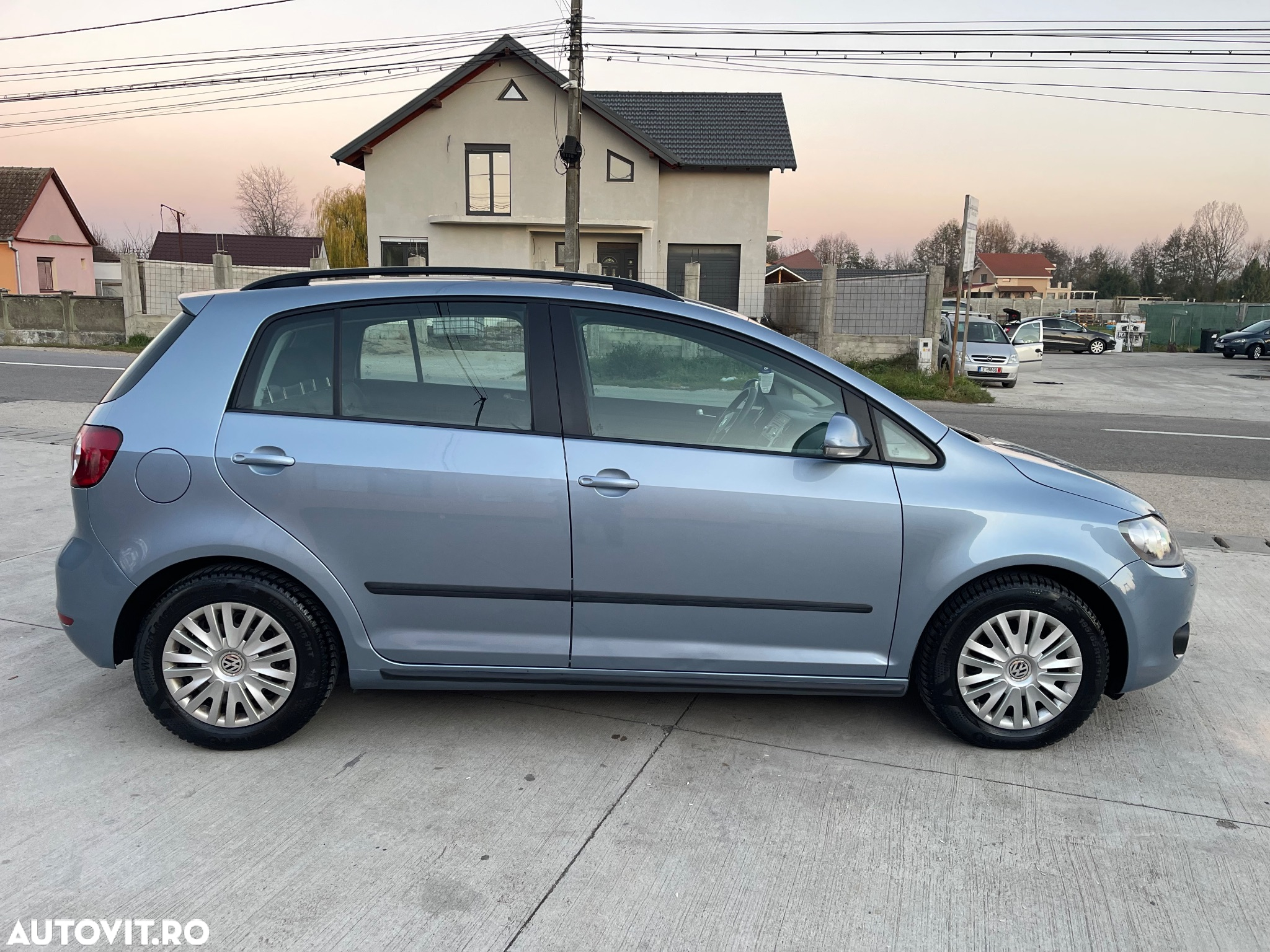 Volkswagen Golf Plus 1.6 TDI DPF BMT Trendline - 9