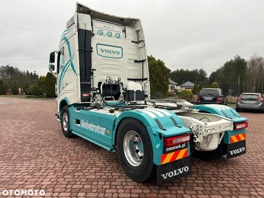 Volvo FH 500 *GLOBETROTTER* NA PODUCHACH* KLIMA POSTOJOWA* NAVI* LODÓWKA* KOŁA NOWE* XENON* HYDRAULIKA DWUOBWODOWA* OBSZYTY ŚRODEK* Z FRANCJI - 4