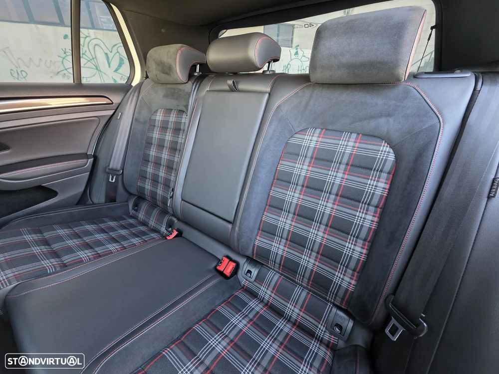 VW Golf GTI Performance BlueMotion DSG - 10