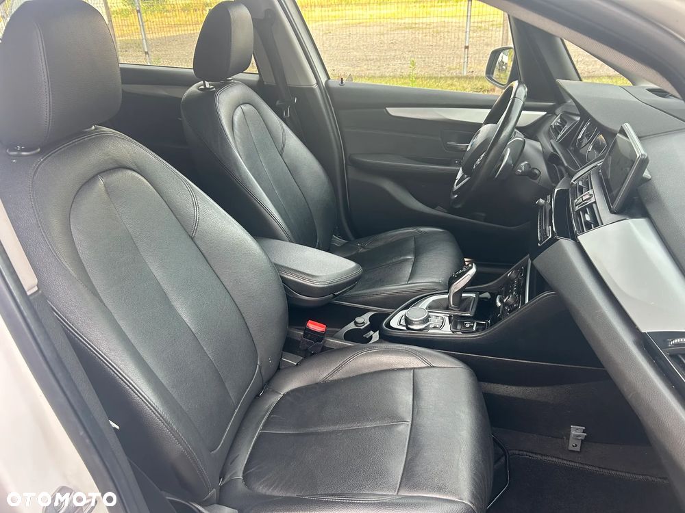 BMW Seria 2 218d Luxury Line sport - 32
