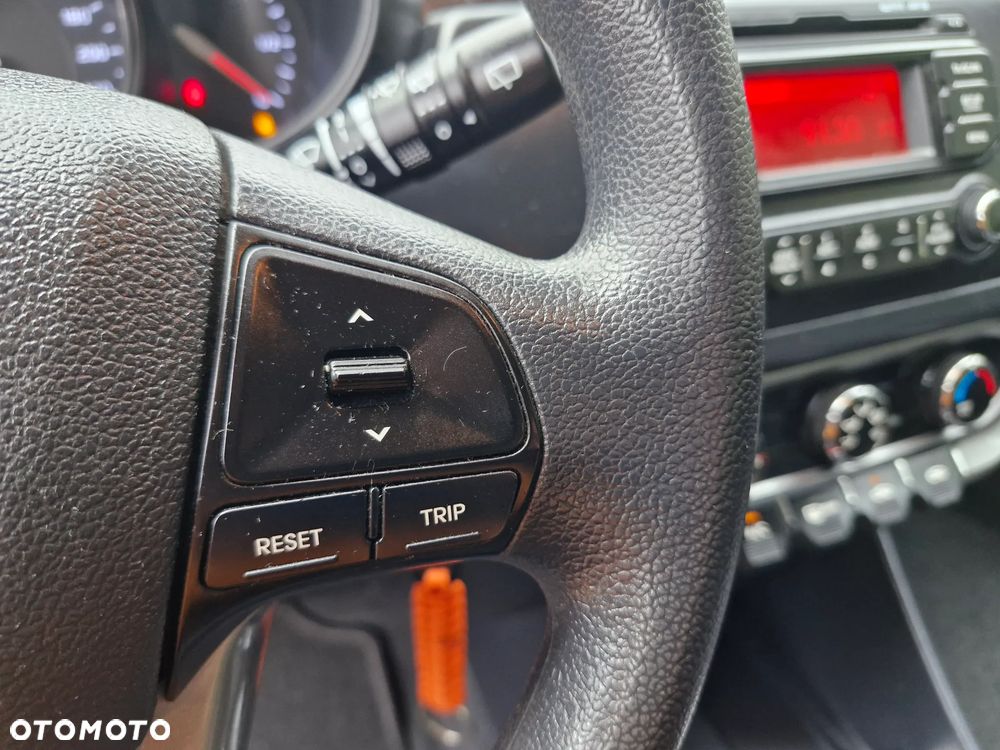 Kia Rio 1.4 Fifa World Cup Edition - 14