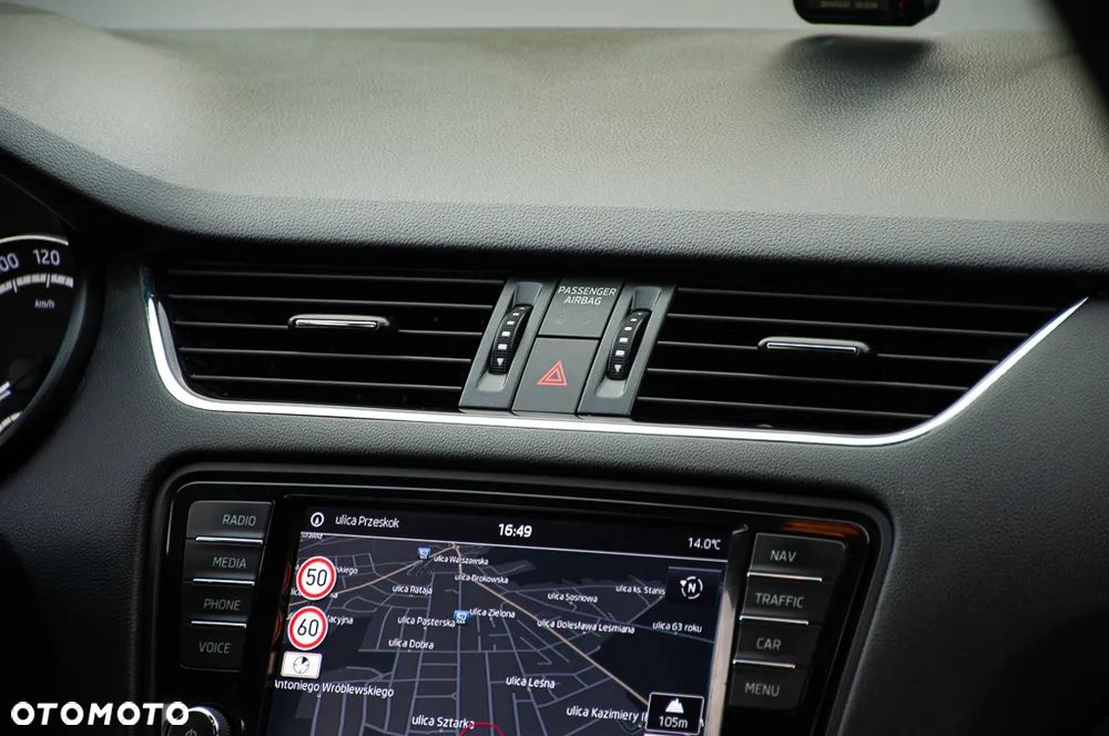 Skoda Octavia Combi 2.0 TDI DSG RS - 7