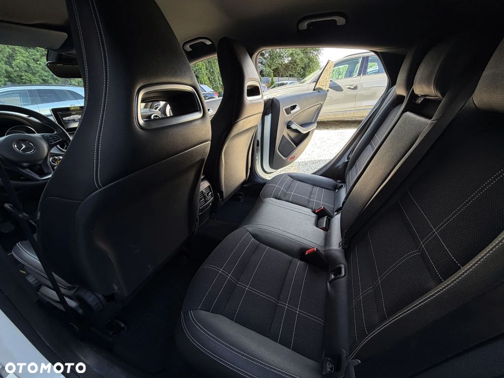 Mercedes-Benz CLA 200 - 20