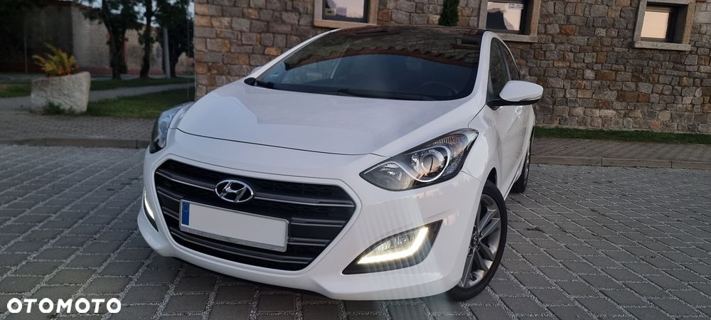 Hyundai i30 blue 1.6 GDI YES Gold - 3