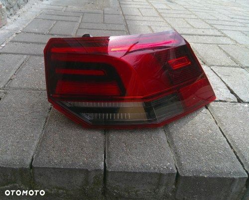 VW GOLF VIII 8 5H0 LED PRAWA TYLNA LAMPA ORYGINAŁ 5H0945096B - 1
