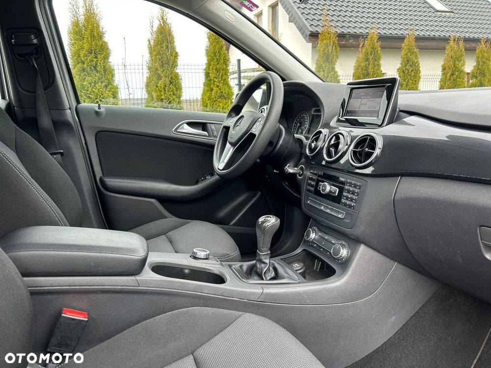 Mercedes-Benz Klasa B 200 CDI - 26
