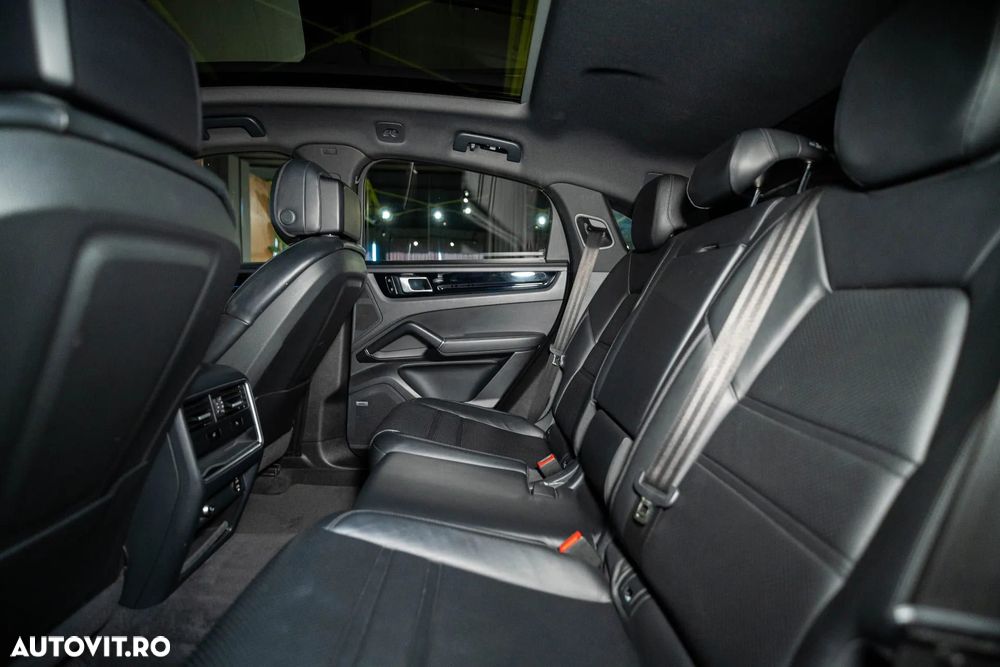 Porsche Cayenne Coupe - 23