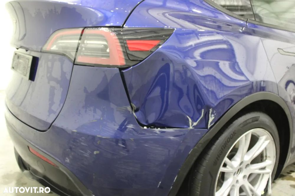 Tesla Model Y RWD - 6