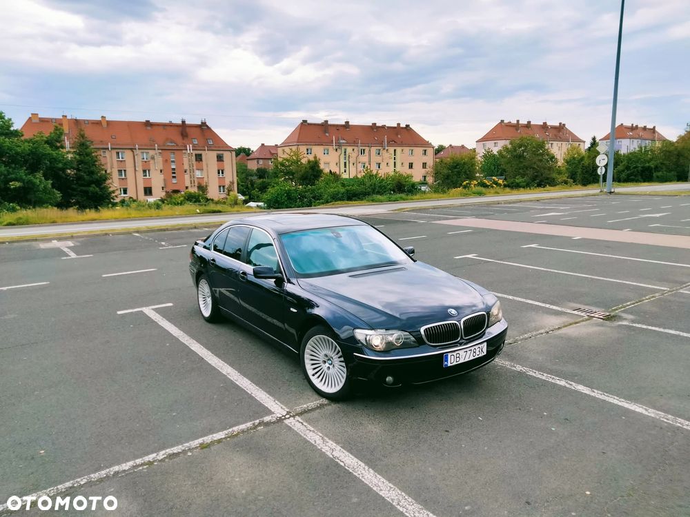 BMW Seria 7 750i - 4