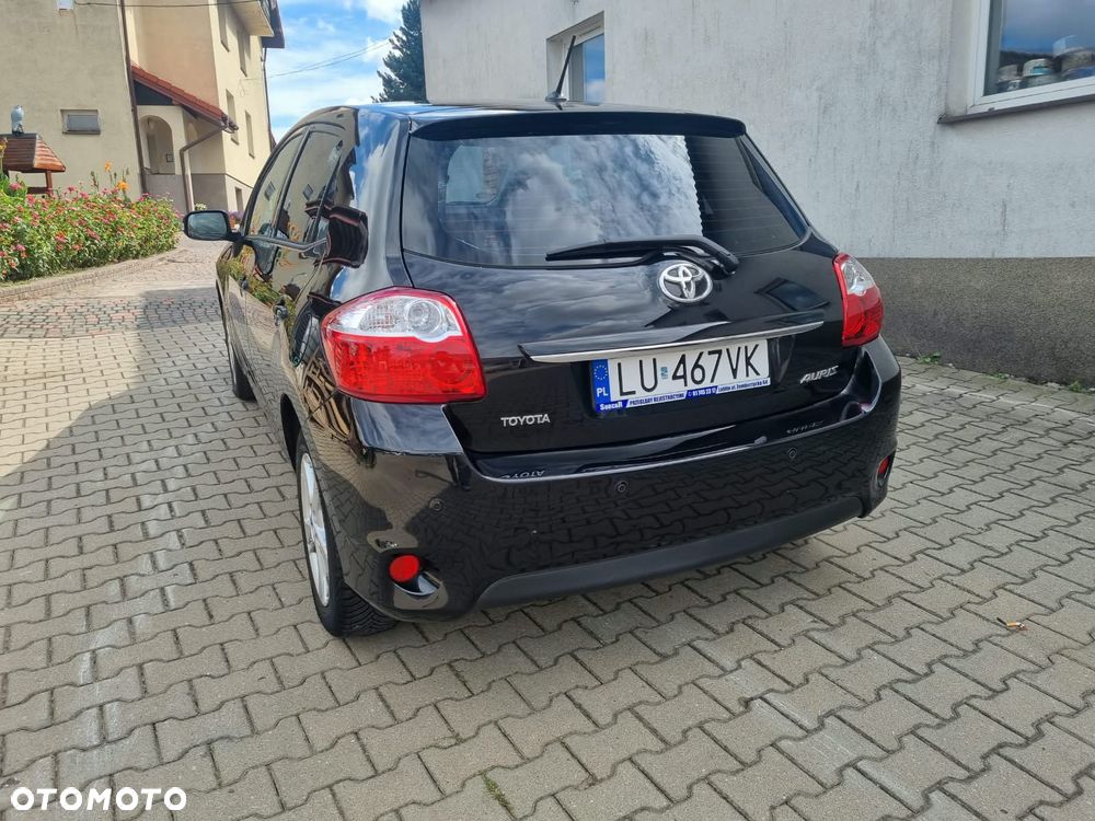Toyota Auris 1.6 Premium + - 6