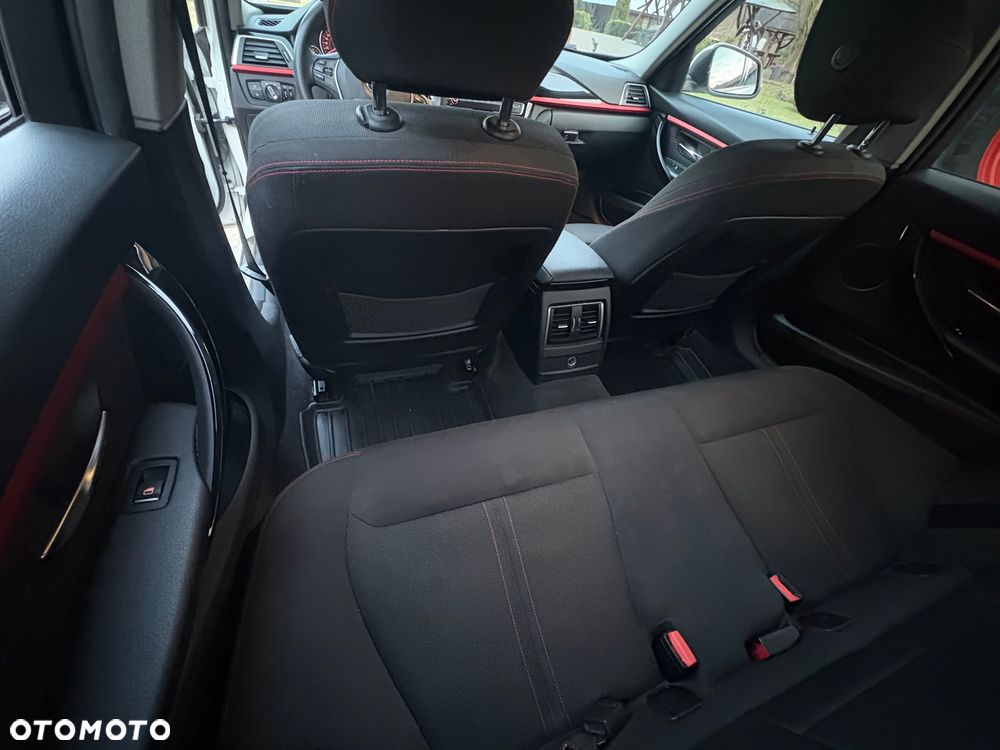 BMW Seria 3 320d xDrive Sport Line Shadow - 11