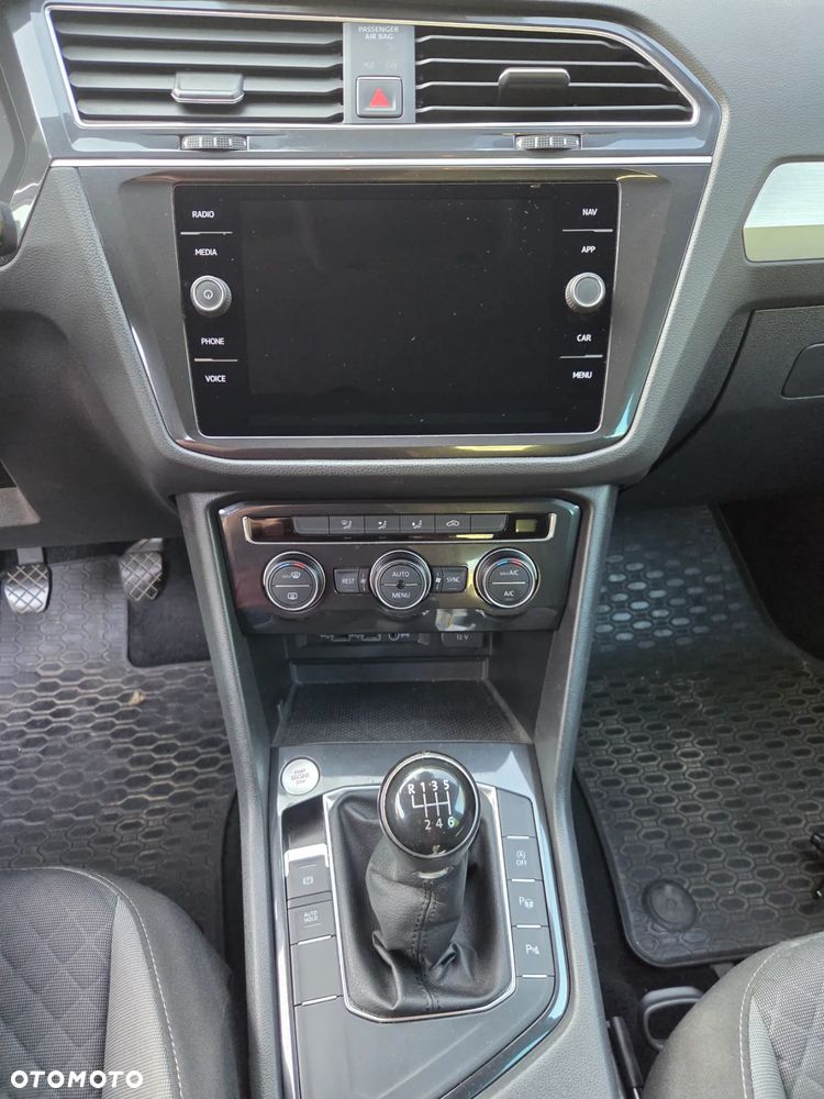Volkswagen Tiguan - 10