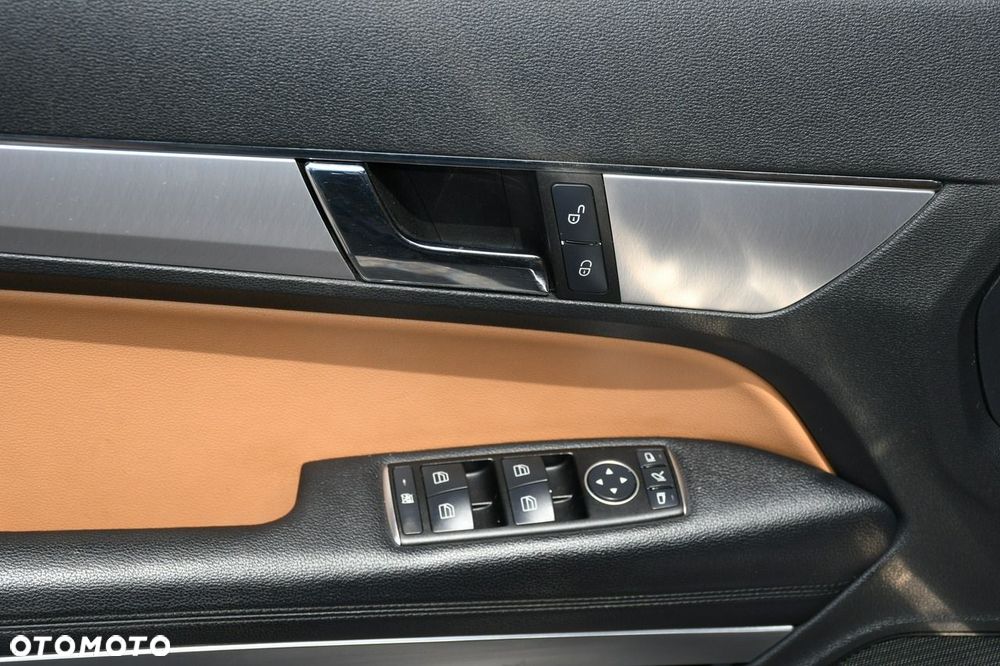 Mercedes-Benz Klasa E - 36