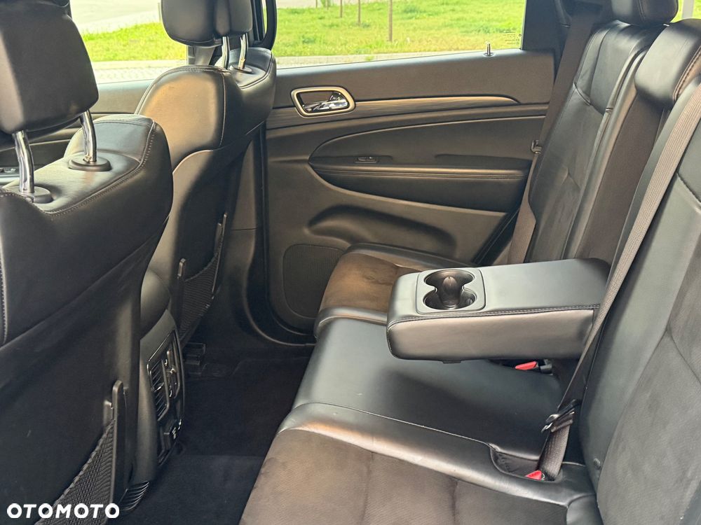 Jeep Grand Cherokee - 25