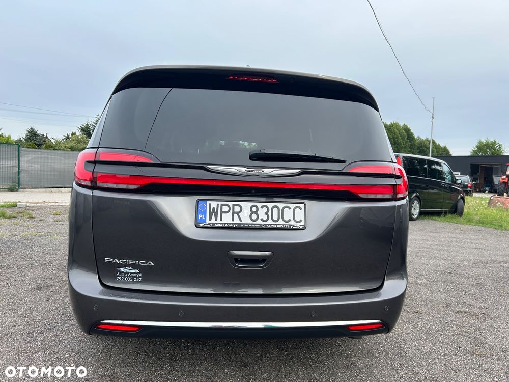 Chrysler Pacifica - 8
