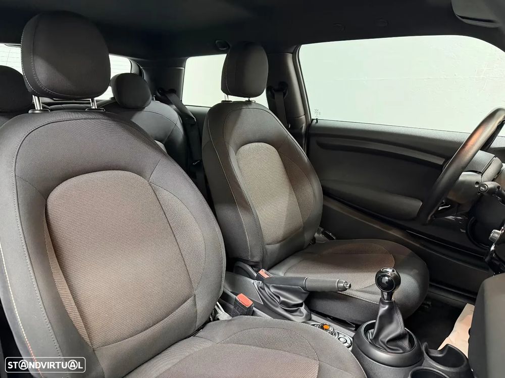 MINI 3 Portas One - 11