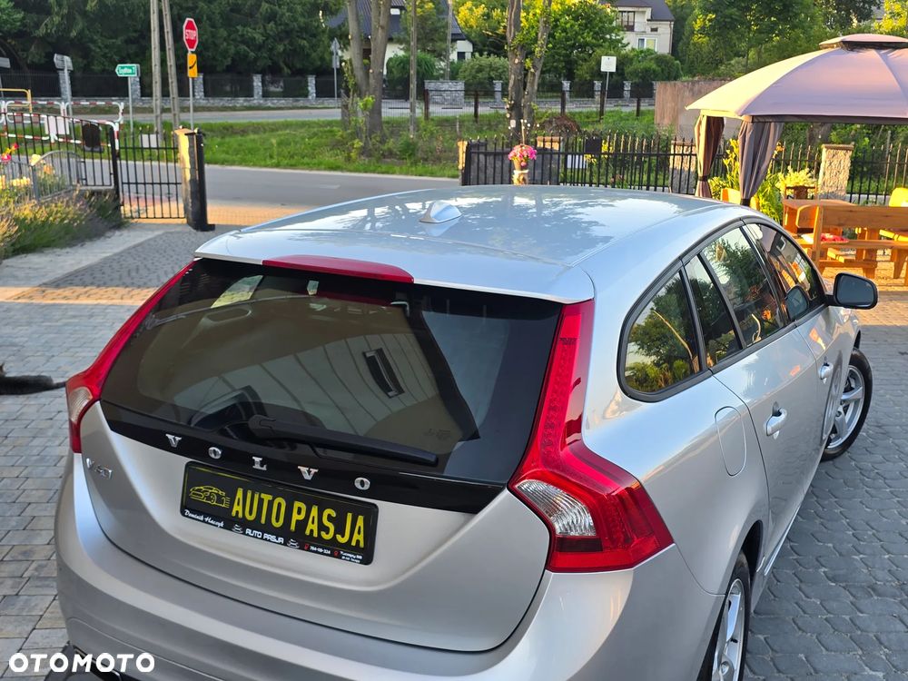 Volvo V60 D4 Momentum - 13