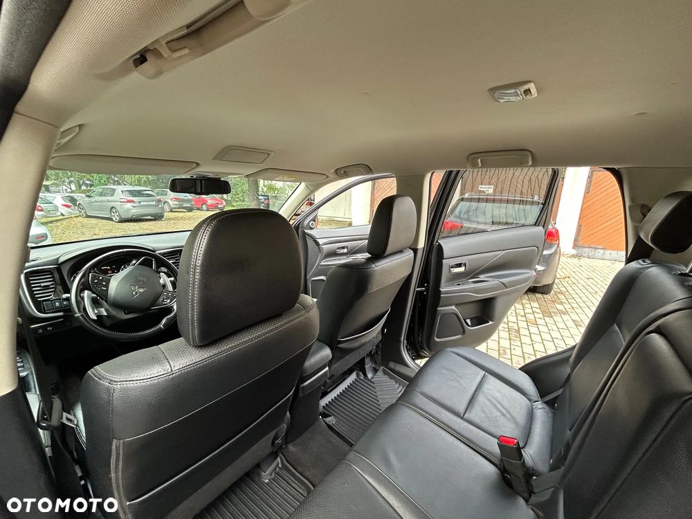 Mitsubishi Outlander - 9