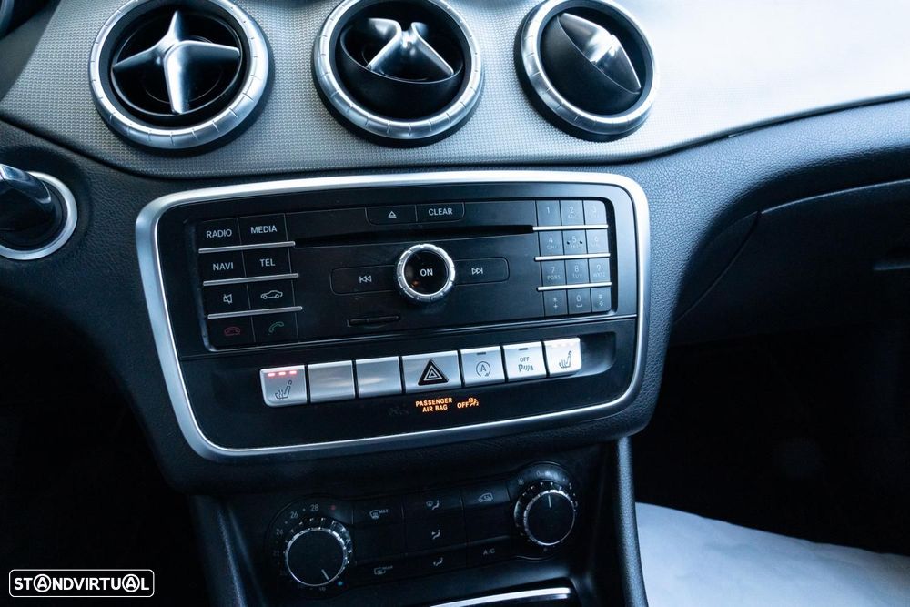 Mercedes-Benz CLA 180 d Shooting Brake Urban - 17
