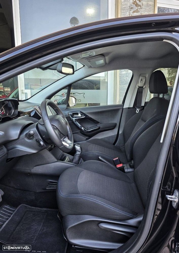 Peugeot 208 1.2 PureTech Style - 9