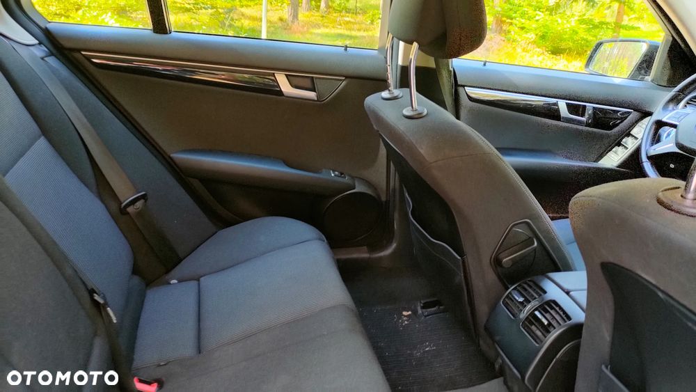 Mercedes-Benz Klasa C 200 CGI BlueEFFICIENCY - 22