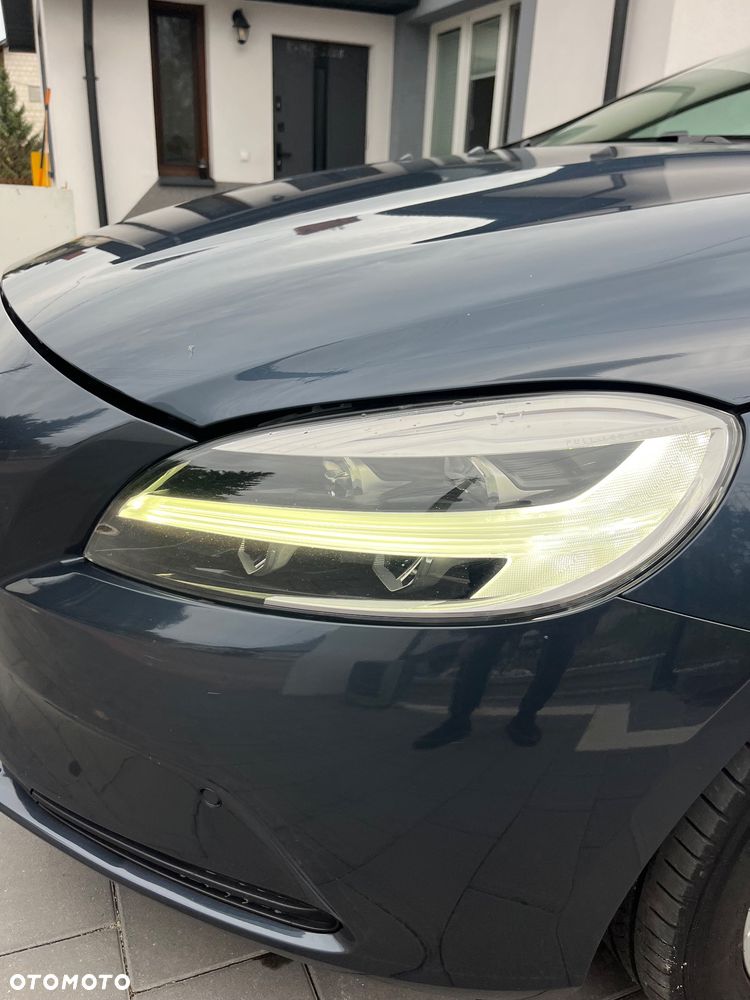 Volvo V40 - 23