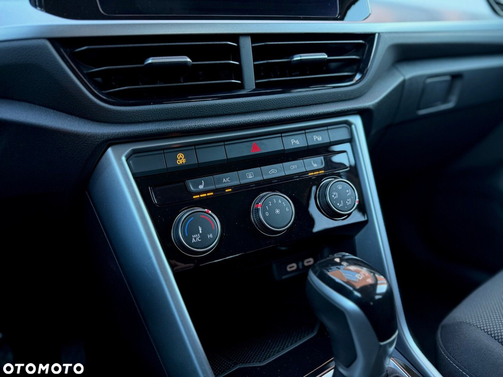 Volkswagen T-Roc - 19