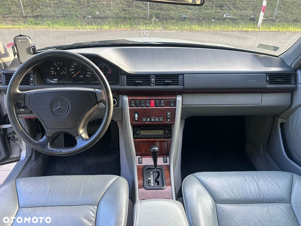 Mercedes-Benz W124 (1984-1993) - 13