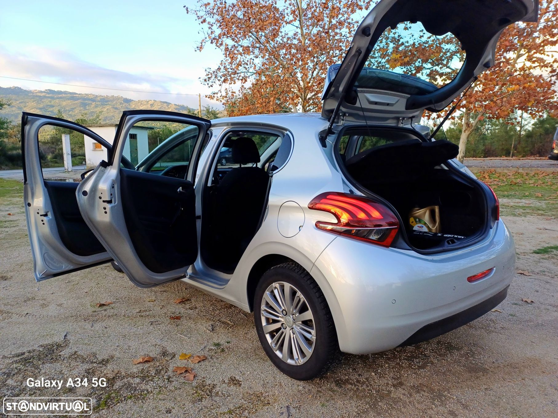 Peugeot 208 1.6 BlueHDi Style - 12