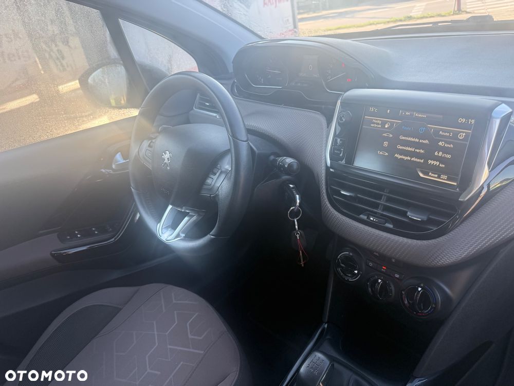 Peugeot 2008 1.2 Pure Tech Style - 7