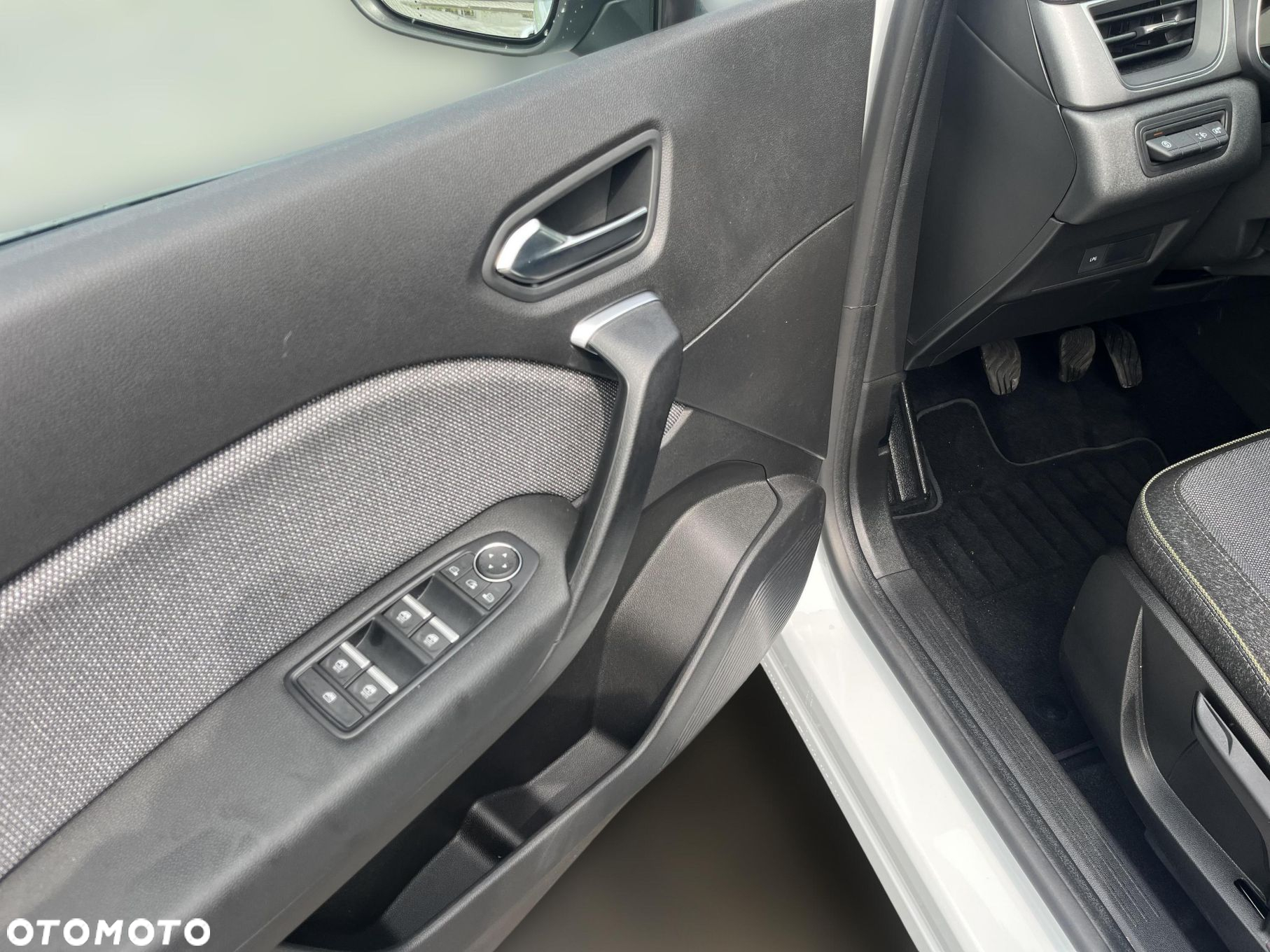 Renault Captur - 10