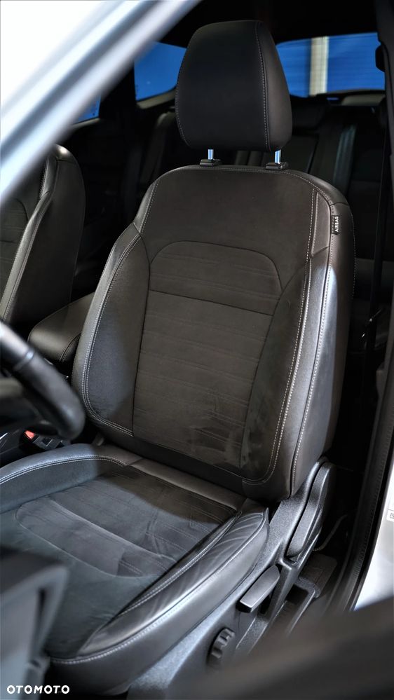 Ford Kuga 2.0 TDCi AWD ST-Line - 36