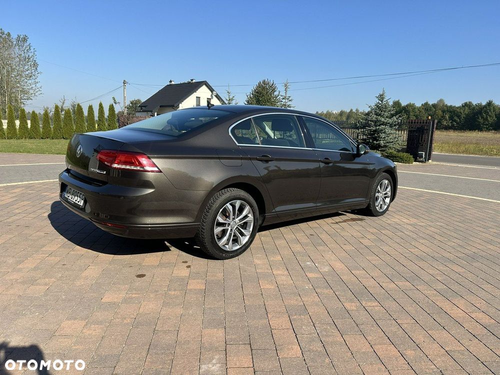 Volkswagen Passat - 10