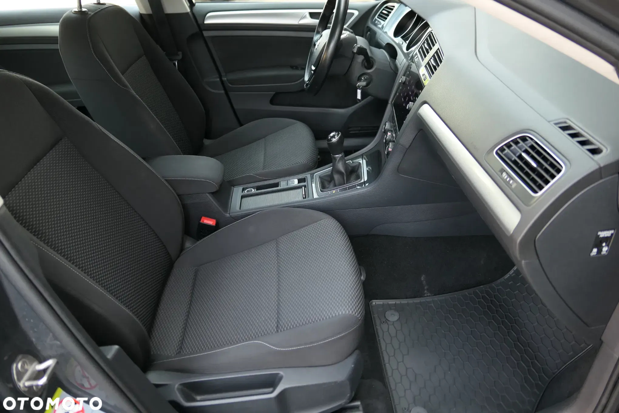 Volkswagen Golf VII 1.0 TSI BMT Trendline - 19