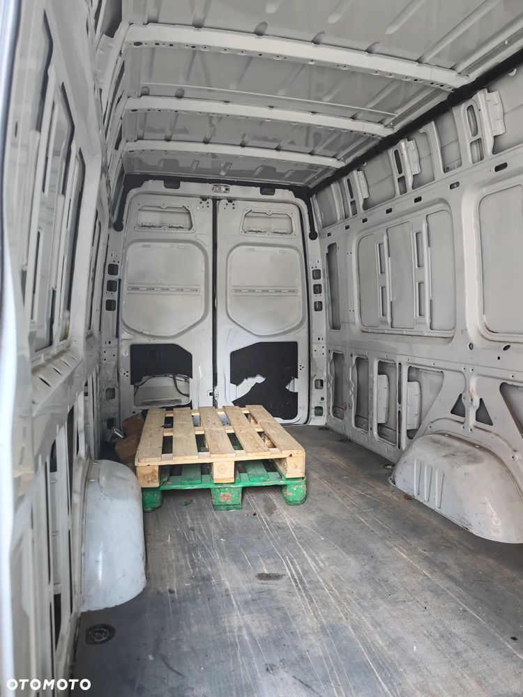 Mercedes-Benz Sprinter - 8