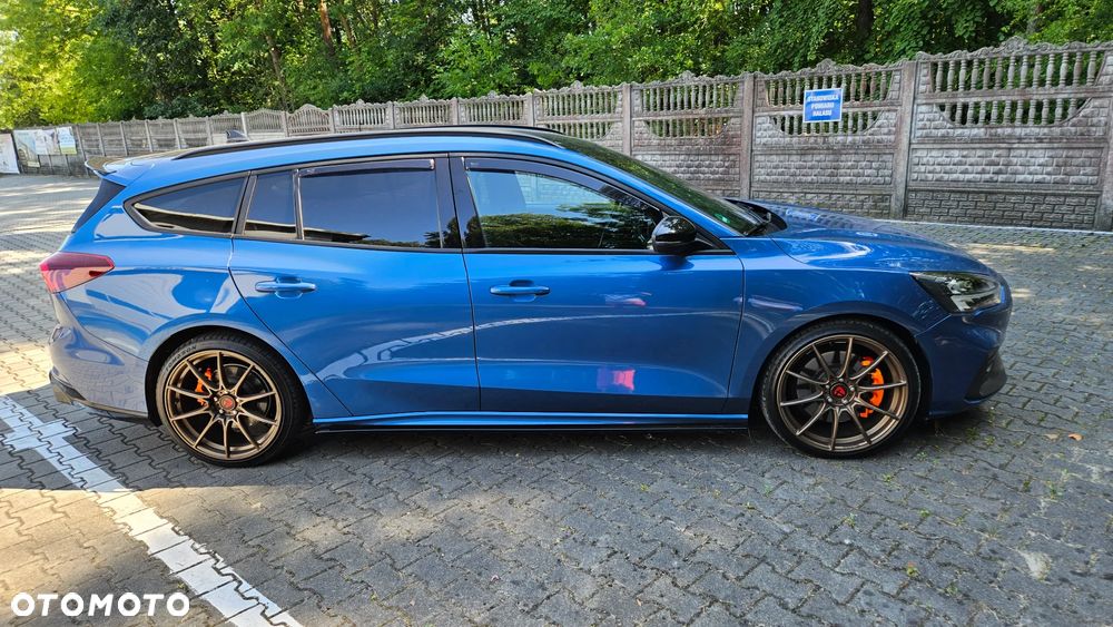 Ford Focus 2.0 EcoBlue S&S ST - 17