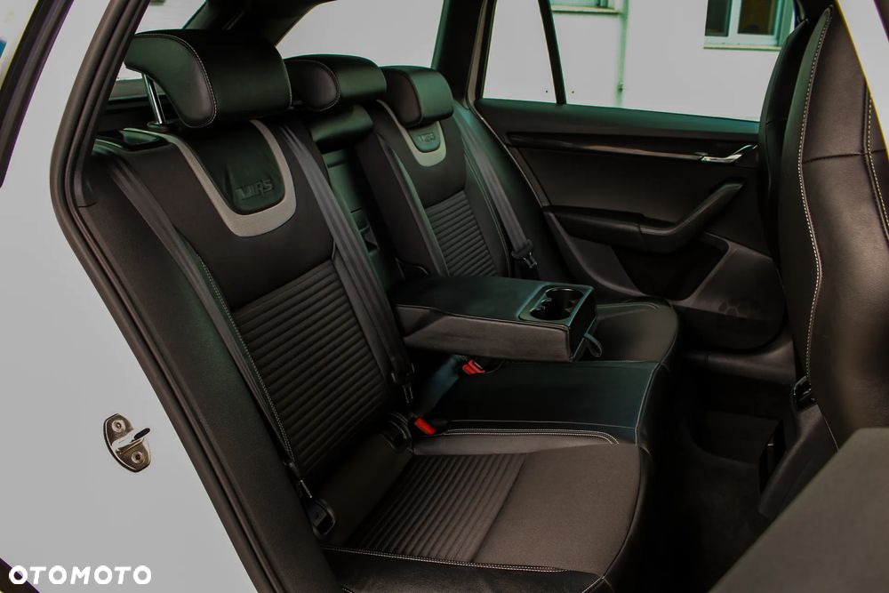 Skoda Octavia 2.0 TDI (Green tec) RS - 23