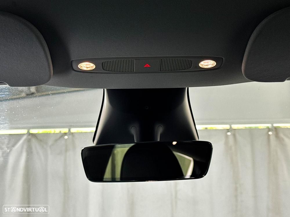 Tesla Model Y Long Range Dual Motor AWD - 26