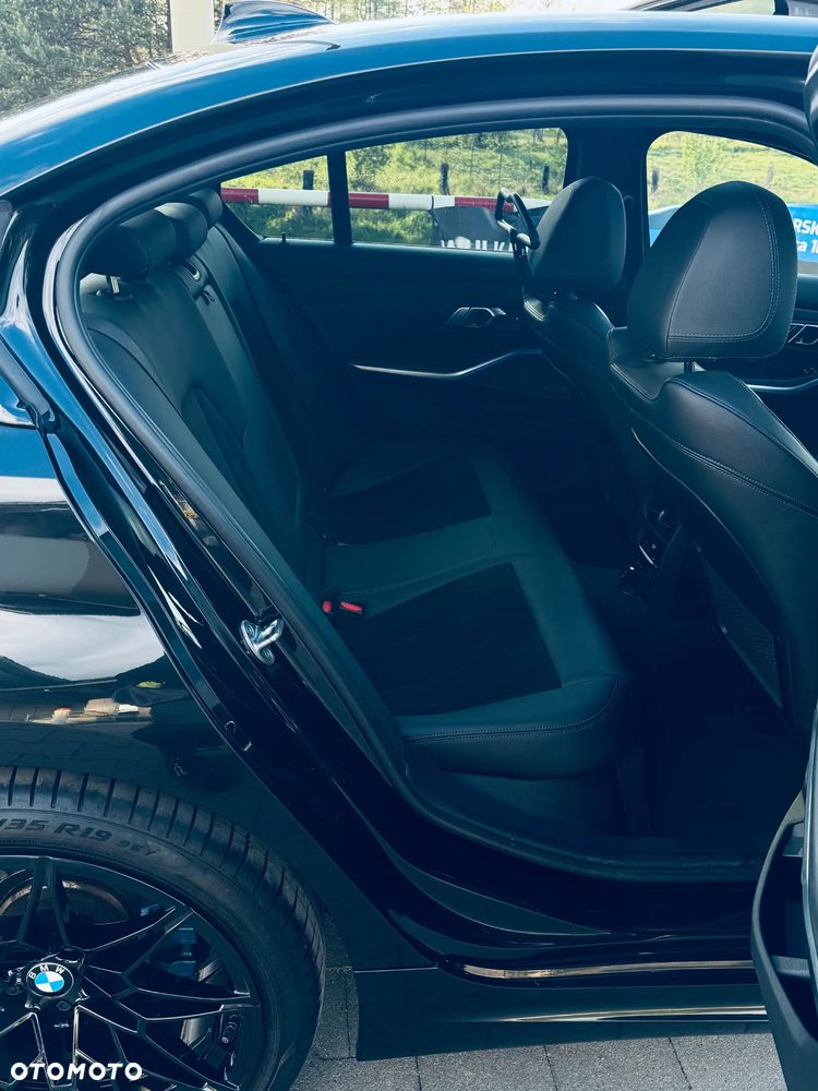 BMW Seria 3 320d xDrive M Sport Shadow - 15