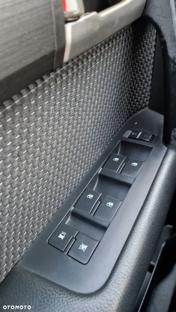 Chevrolet Captiva 2.0 4WD 7 Sitzer LT Exclusive - 14