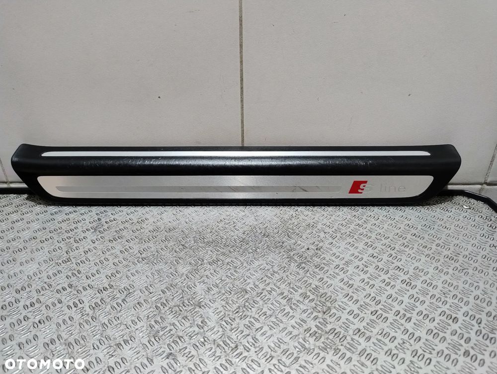 Listwa progowa S-Line lewy przód Audi Q3 R 2018 nr 8U0853373C - 1