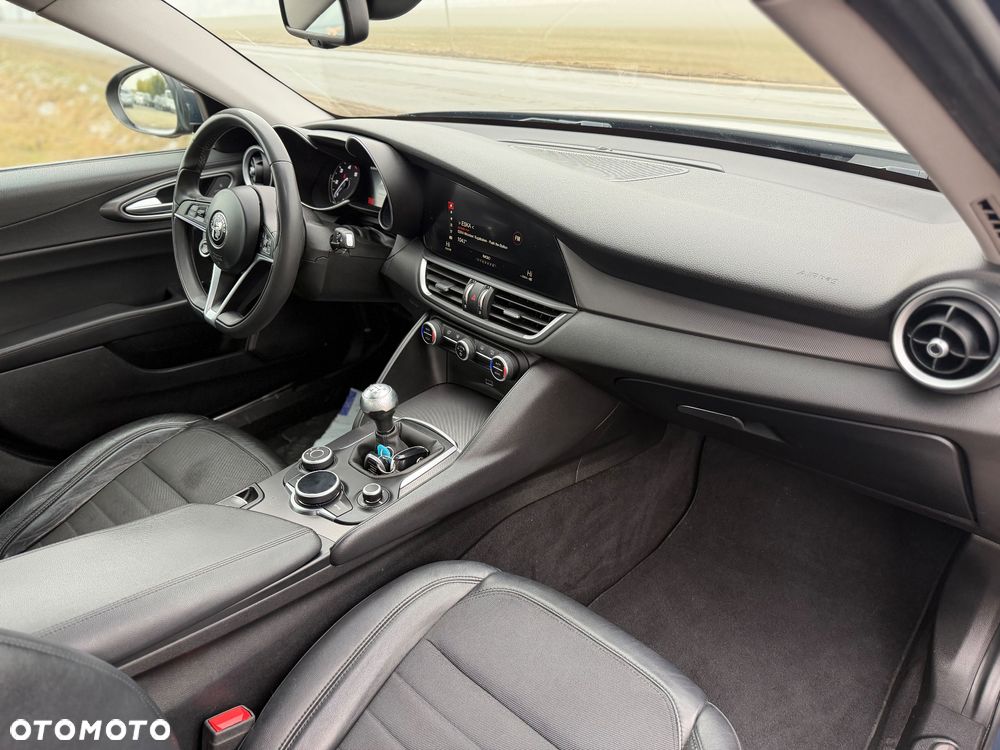 Alfa Romeo Giulia 2.2 Super - 30