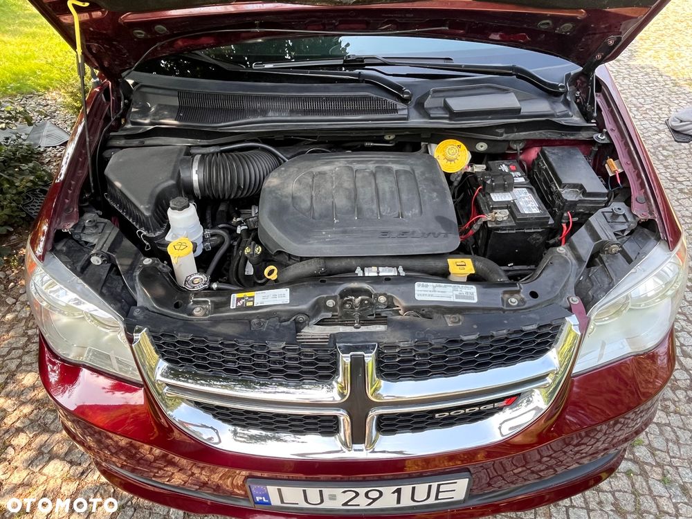 Dodge Grand Caravan - 12