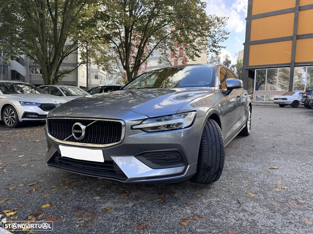 Volvo V60 2.0 D4 Momentum Geartronic - 1