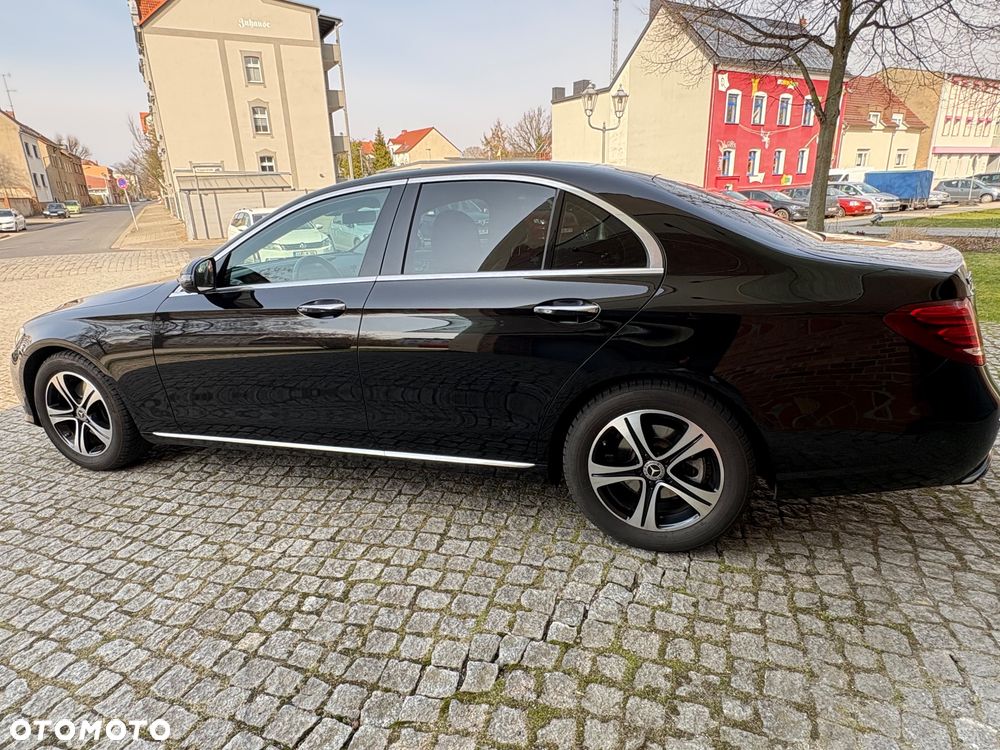 Mercedes-Benz Klasa E 200 4Matic 9G-TRONIC Avantgarde - 6