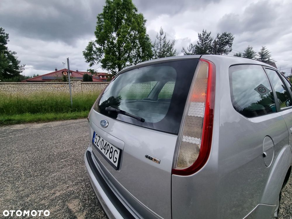 Ford Focus 1.6 TDCi Ambiente DPF - 10