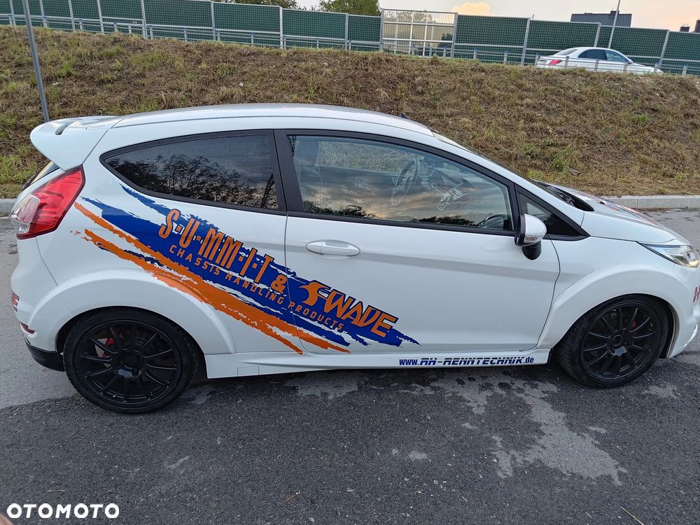 Ford Fiesta 1.6 EcoBoost ST - 11