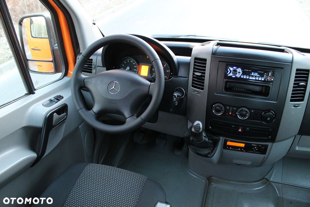 Mercedes-Benz Sprinter - 29