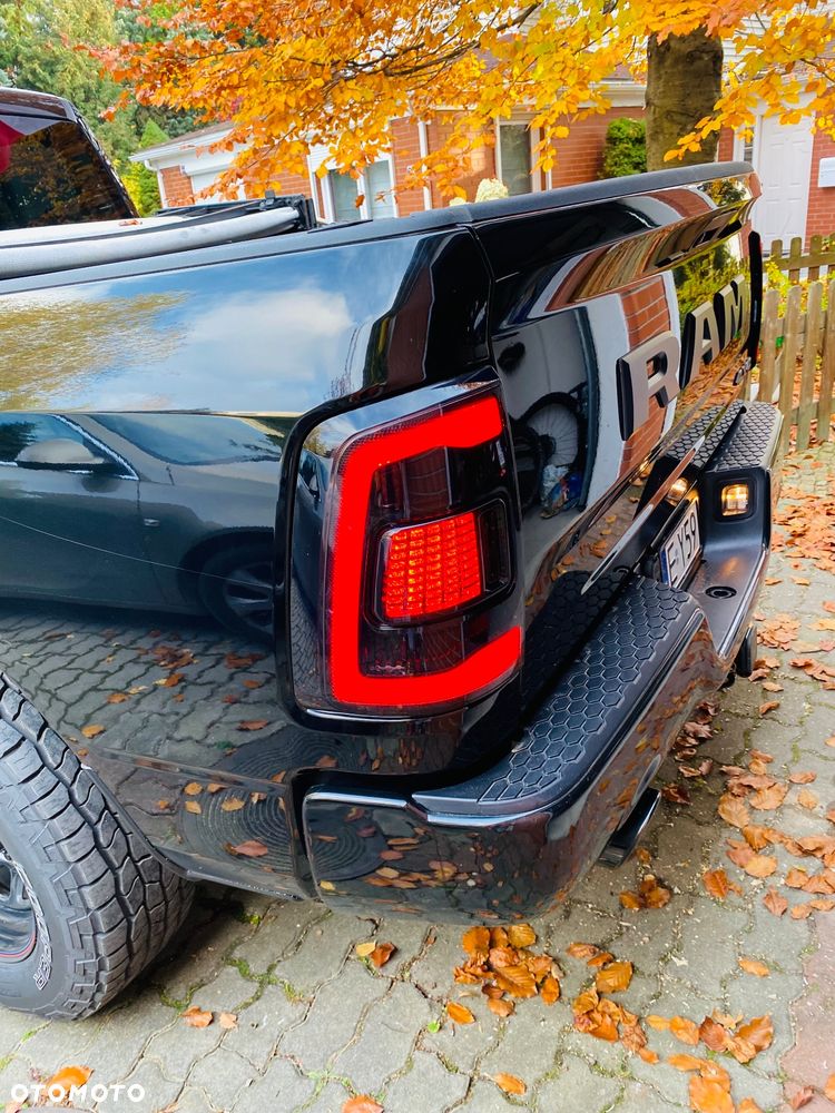 RAM 1500 ver-5-7-crew-cab-limited